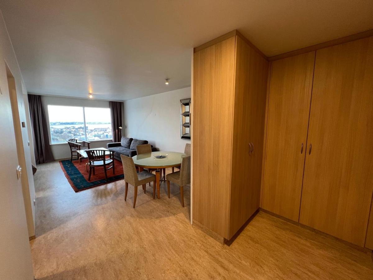 Panoramic With Stunning View - Free Parking Íbúð